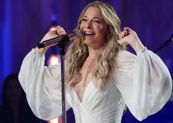 The Story Behind LeAnn Rimes Smile